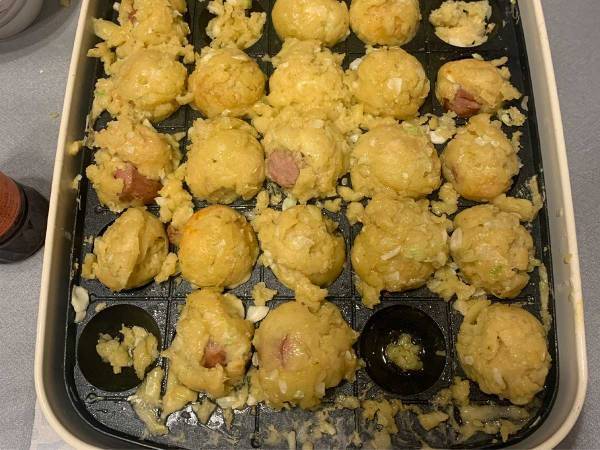 市販のたこ焼き粉で作ったら？　衝撃のオチに「ワロタ」「地獄のような出来栄え」