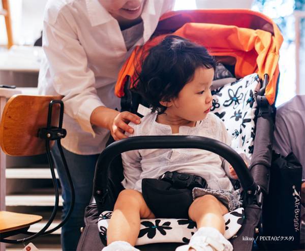 フードコートで女性が「席チェンジしませんか？」　その言葉に「私ならできない」