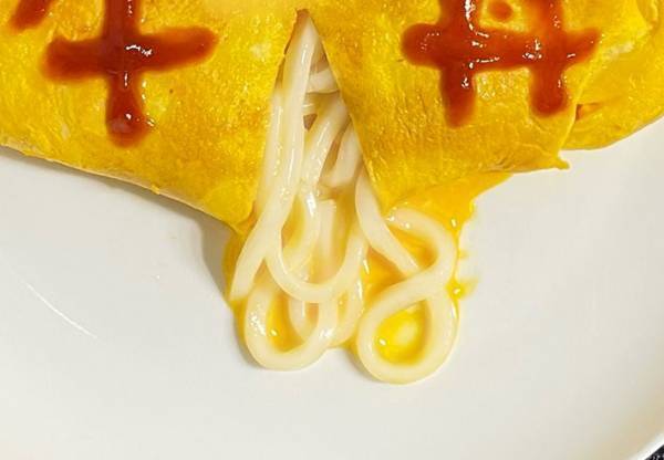 「笑った」「ツッコミ所しかない」　男性が作ったラーメンに、ツッコミが殺到したワケとは