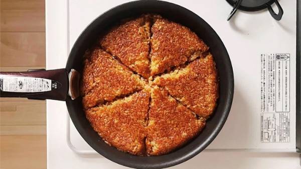 小腹が空いた時の一品！　サッと作れる焼きおにぎりのレシピが話題