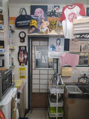 コンビニの商品棚に、ある貼り紙が…　客が思わず足を止めたわけ