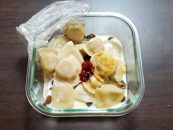 まるでラザニアな水餃子を作る写真