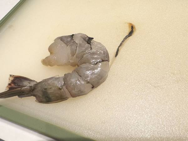 くるんと曲がるエビフライ　まっすぐ揚げるコツに「感動した！」