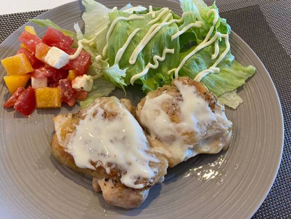 『塗るタイプのチーズ』を買った妻　思いついた食べ方に、夫が大興奮