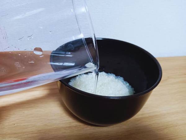 ○○で米が炊けた！　炊飯器不要の方法に「一人暮らしにもいい」