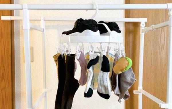 ダイソーで見つけた『ハンガー』　かさばるアレを干すのに「超便利！」