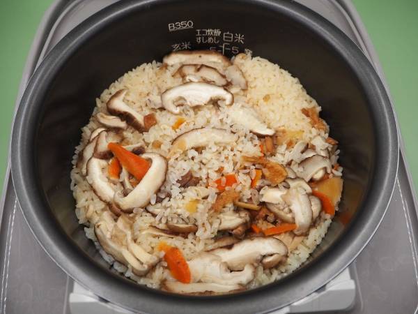 『炊き込みごはん』の具、入れ方を変えたら？　ふっくら仕上がって「感動」