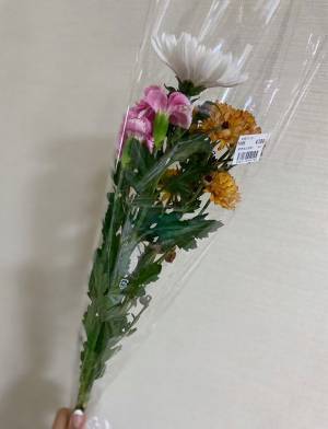 スーパーで花を買った中２男子　うっかりミスに「待って？」「吹き出すわ」