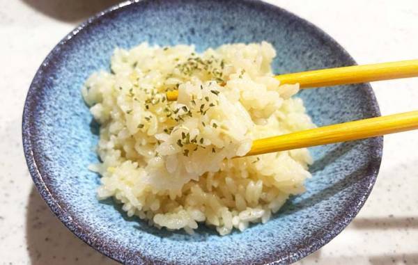 炊き込みご飯にアレを入れたら？　「パラパラ！」「捨てるのやめた」