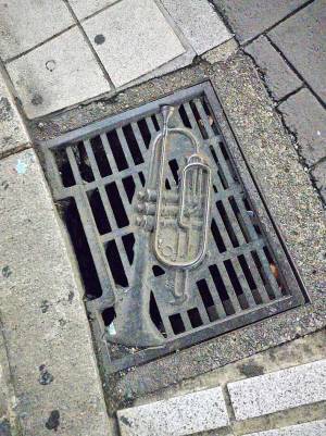 一瞬、本物かと…　神奈川・横須賀で見つかった『魔法のような落とし物』とは