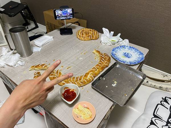 「俺に作らせてください」　菓子パン好きの挑戦に「何してんだ！？」「爆笑した」