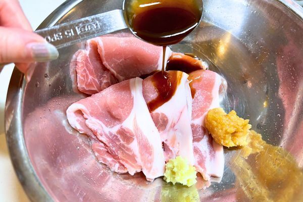 豚肉にアレを垂らしたら激うま　しょうが焼きの隠し味に「コクが増した」「うんま」