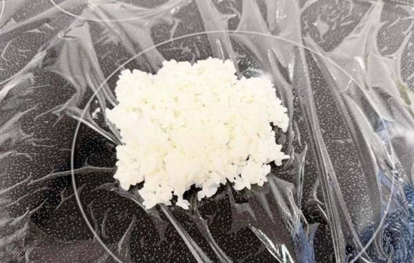 おにぎりの具、どう入れてる？　食べやすくなるコツに「早く知りたかった」