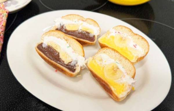 『薄皮パン』をカットして…　話題の食べ方に「ぎっしり」「最高の断面」