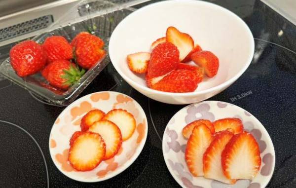 『薄皮パン』をカットして…　話題の食べ方に「ぎっしり」「最高の断面」