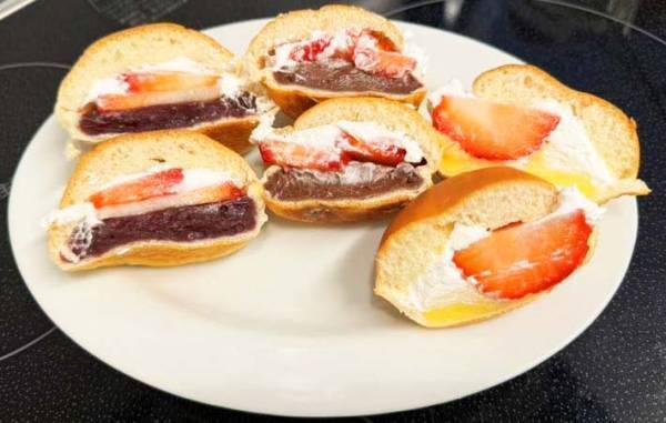 『薄皮パン』をカットして…　話題の食べ方に「ぎっしり」「最高の断面」