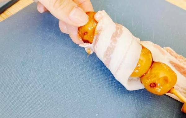 豚肉でアレをぐるぐる巻くと…？　アサヒビールの発想に「キケンだ」