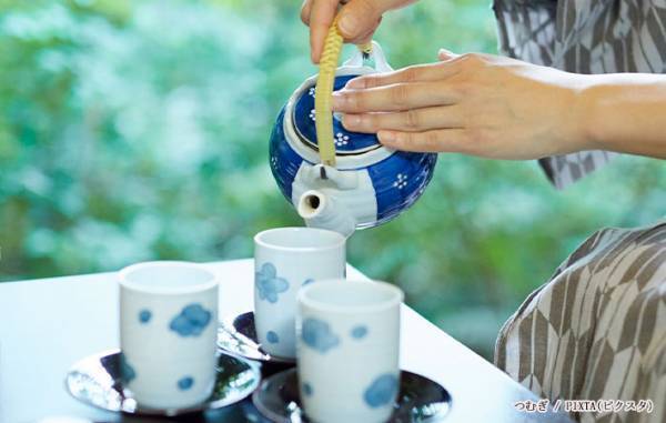 「まず湯呑にお湯を注いで…」　京都の茶問屋が教える！苦くならないお茶の淹れ方