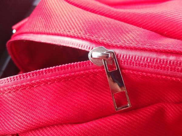 ファスナーが布を噛んだらコレで一発　対処法に「諦めてた」「めっちゃ助かる」