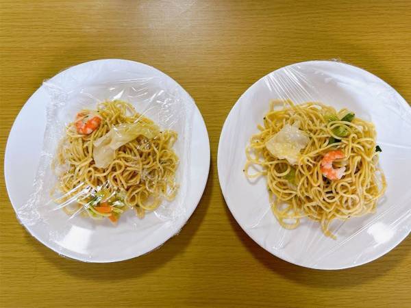 レンチンしたら「皿が熱いっ！」　ラップをこうすると…「ずっとやる」