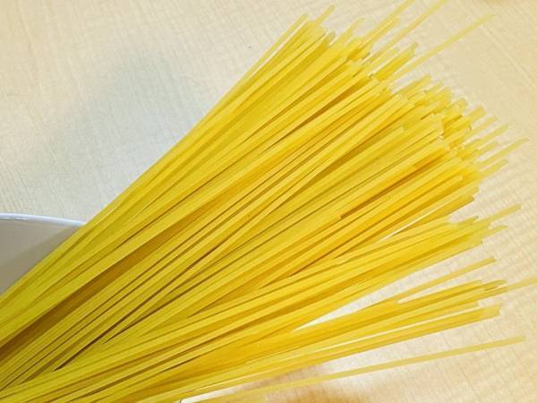 パスタの袋、力任せに引っ張ってない？　開け方のコツに「初めて知った」「マジで快適」