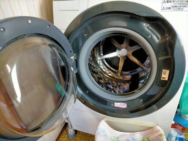 衣類乾燥機を使う時は注意して！　企業の解説に「ギクリ」「気を付けます」