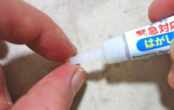 「中で固まって使えない…」の悩みを解消！　小分けの瞬間接着剤に「助かる」