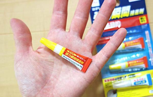 「中で固まって使えない…」の悩みを解消！　小分けの瞬間接着剤に「助かる」