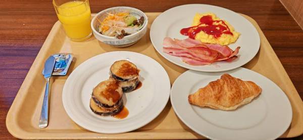 食事なしのハズ…　混乱する客に、ホテルが『驚きのひと言』！