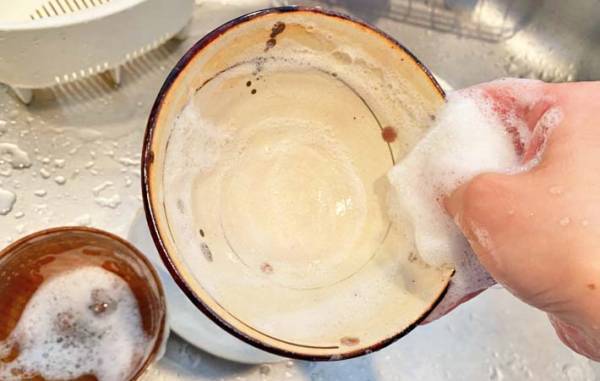 食器のついでにシンクも！　スリコの薄手スポンジの使い勝手が「よすぎた」