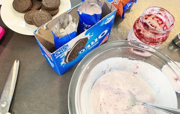 混ぜるだけで簡単！　『オレオ』の公式レシピに、息子「幸せ～」