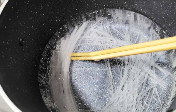 鍋に入れる以外の『マロニーちゃん』の使い道に「余ったらコレ」