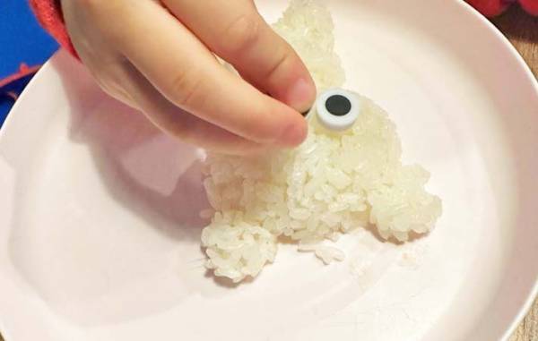 １００均のピックを手にした子供　作った料理に、母「吹き出した」