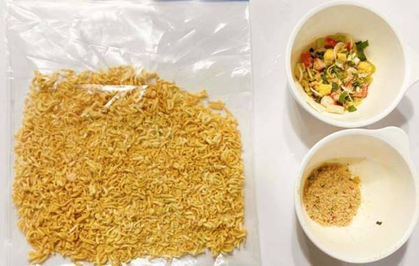 日清公式！　旨みたっぷりピラフをシーフードヌードルで！