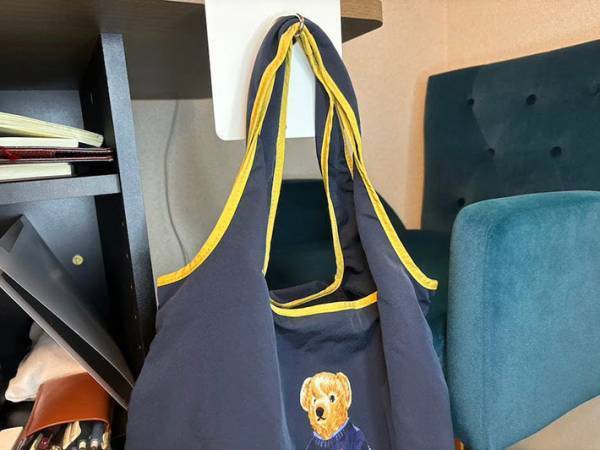 １００均のブックエンド、じゃない使い方に「我ながら天才」「感動的」