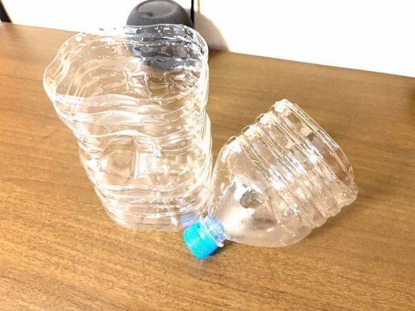 「ありがたい」「画期的」　洗面所を汚さずに習字の筆を洗う方法