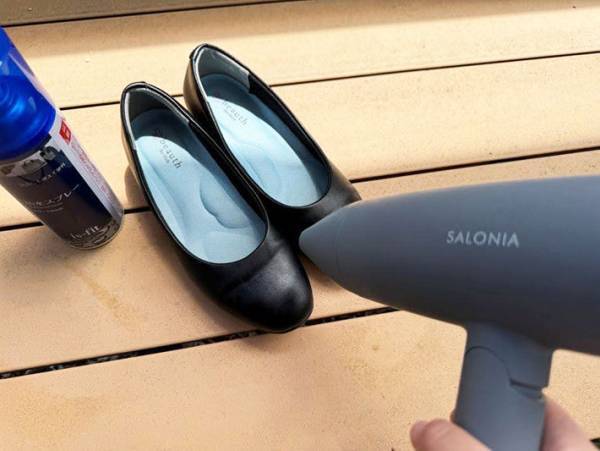 防水スプレーの効果を長持ちさせるには？　「誰か教えてよ」「梅雨ずっとやる」