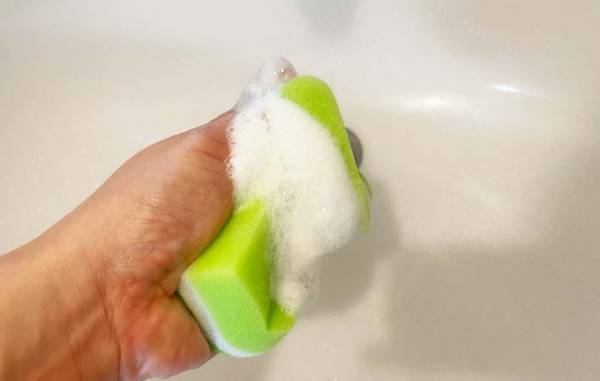 実は汚れているメガネ　家にあるアレを使ってピカピカに！