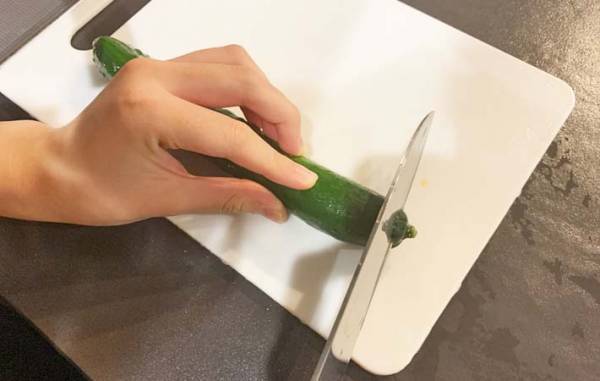 切ってこするだけで…？　試した結果に、子供が「えっ、すごい！」