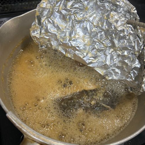 『アルミホイル』が料理に大活躍！　活用テクに「真似します」「楽になる」