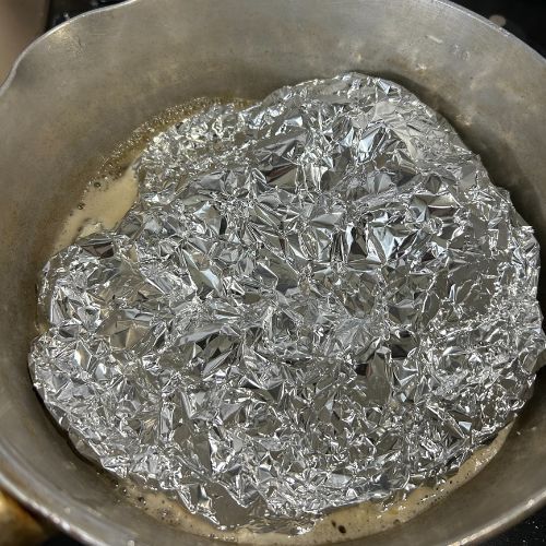 『アルミホイル』が料理に大活躍！　活用テクに「真似します」「楽になる」