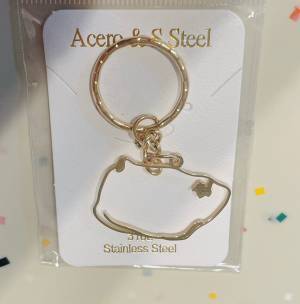 「天才かよ」　母親が買ったキーホルダーに、８万『いいね』