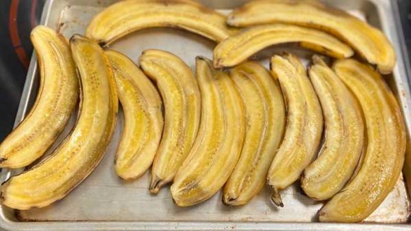 黒くなったバナナを皮付きで？　ひと口食べたらとろける『大人のおやつ』