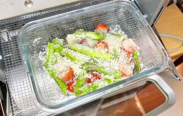 アスパラに『アレ』をかけて…　ゆでない食べ方に「何本でもイケる」