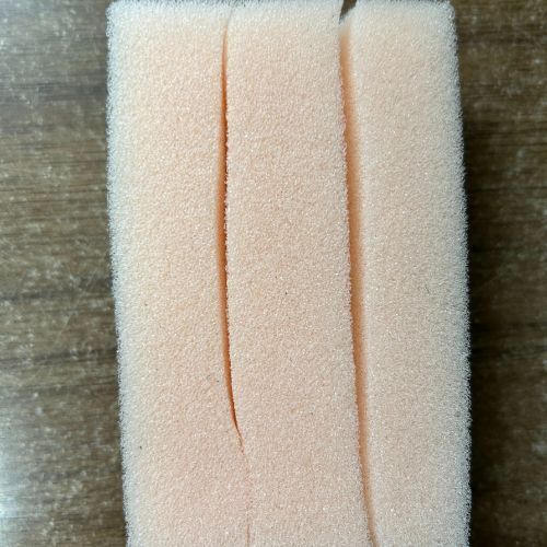 スポンジに切り込みを入れてみて！　メリットに「ナイスアイディア」「やってみる」