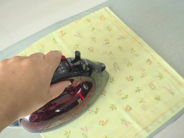 「まず引っ張ってから…」　ハンカチのアイロンがけ前にコレやると？　企業の情報に「初耳」