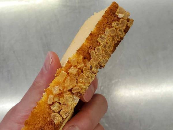 カステラの切れ端に「なんて幸運」「ロマンだね」　朝ご飯に反響