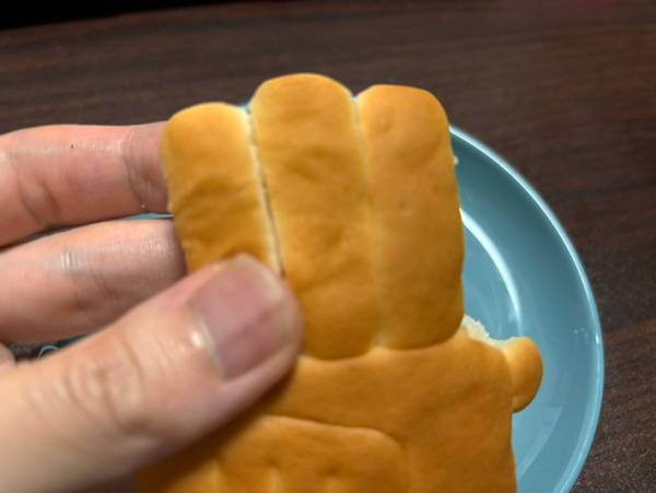 『かにぱん』をちぎると…　息子が喜ぶアノ動物になった！