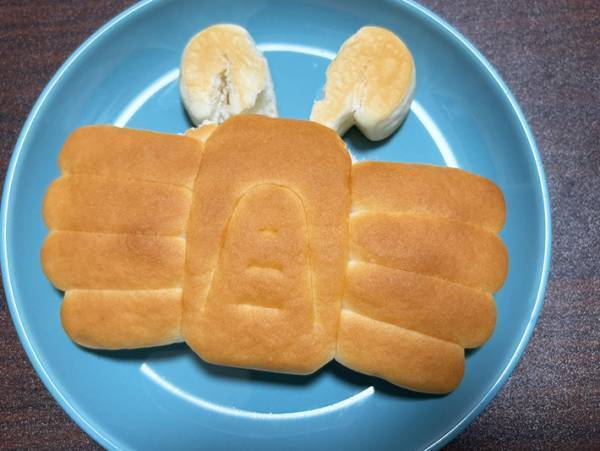 『かにぱん』をちぎると…　息子が喜ぶアノ動物になった！