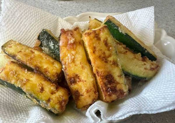 食べる手が止まらない…　ズッキーニの揚げ焼きに「優勝」「早速作る」